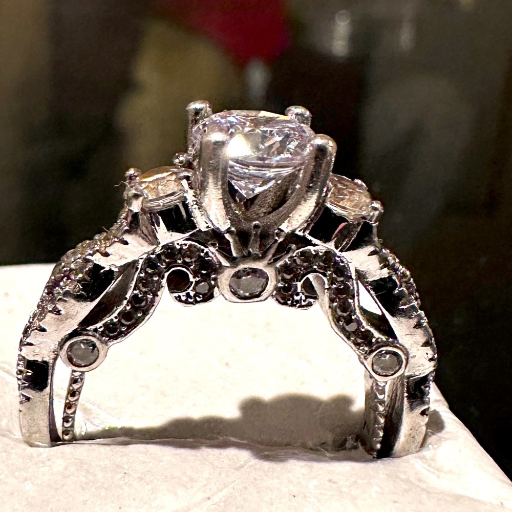 Beautiful engagement ring size 7